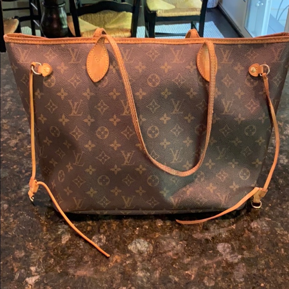 Very used very REAL Louis Vuitton MM bag!